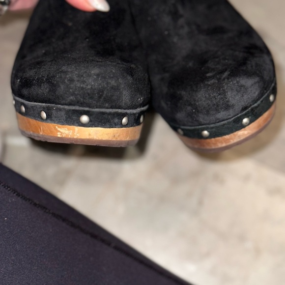UGG Abbie Black Suede Wooden Clog Mules • Size 6 - Picture 9 of 11